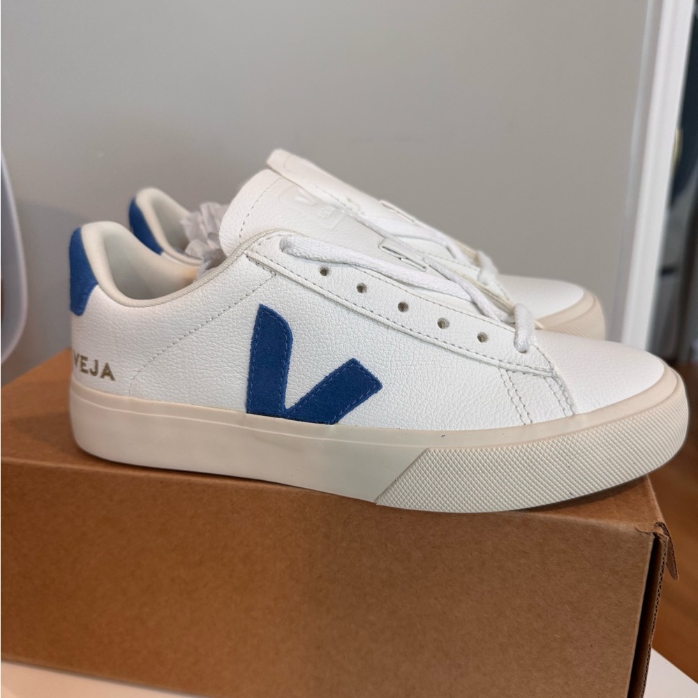 Veja Campo Chromefree Extra White and Swedish Blue Women’s Sneakers NWT
